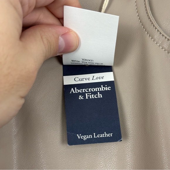 Abercrombie & Fitch The 90’s Straight Ultra High Rise Vegan Leather Pants NWT 16 - Picture 9 of 15